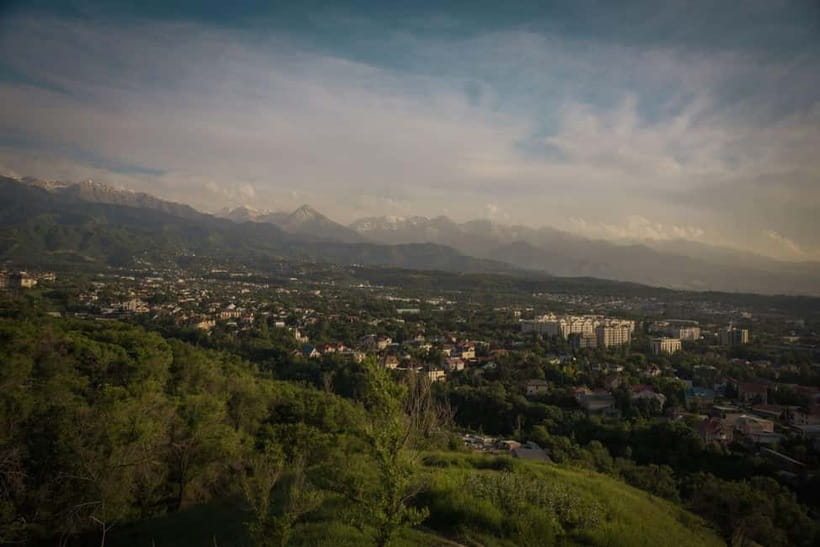 Almaty: 1-Day Tour to Shymbulak, Medeo, Kok-Tobe Hill & Zoo - Dinner and the long return to central Almaty