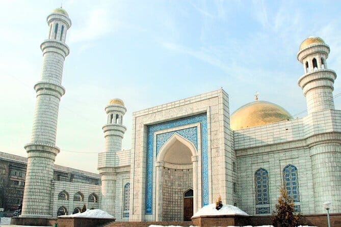 Almaty city tour and Medeu-Shymbulak-Koktobe-Green Bazar - Panfilov Park adds memory and meaning