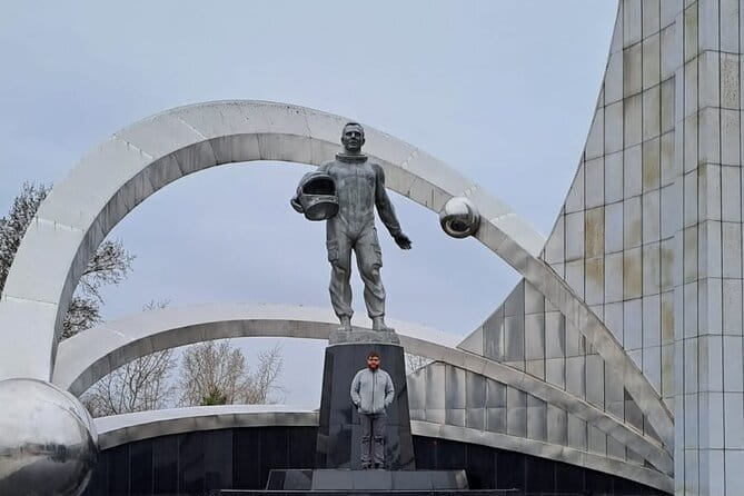 Astana City Tour: Authentic Private Full Day with Lunch + Pickup - Ak Orda and the presidential district
