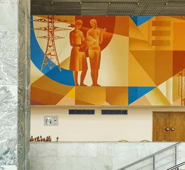 Astana: Old City Tour, Imperialistic and Soviet Architecture - The 20-minute visit: a closer look at an older site
