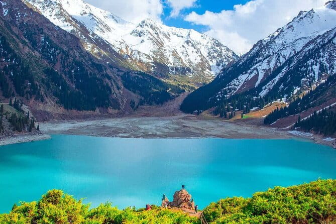Big Almaty Lake with Horseback Riding Day Tour - A short coffee stop at Ayusai Visitors Center