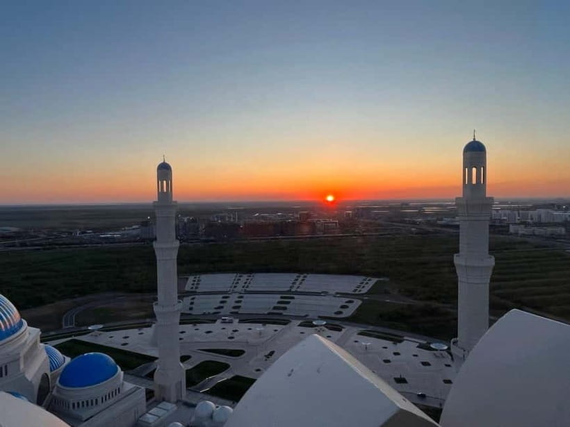 Private Astana City tour: Gude & Food & Winetasting - One hour inside the National Museum