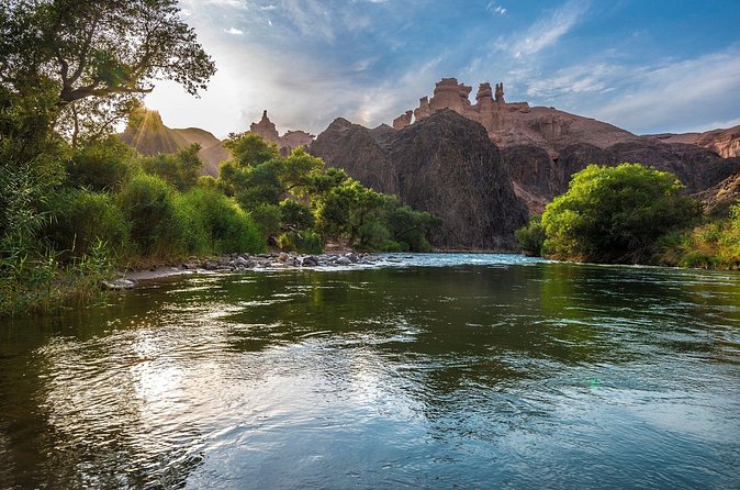 Private Day Trip to Fantastic Charyn Canyon - A picnic by the Charyn River at 1:30