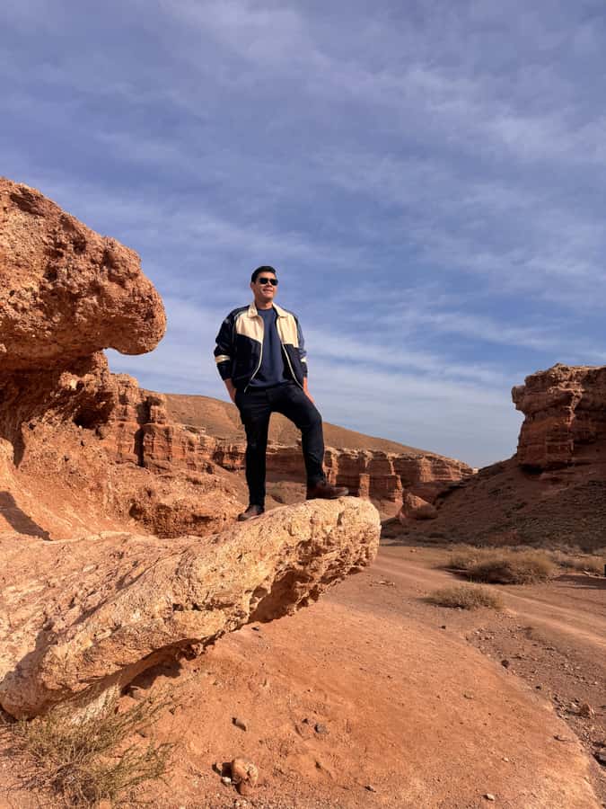 Priviate car tour to Charyn Canyon and Kolsay lake - Walking into Charyn Canyon