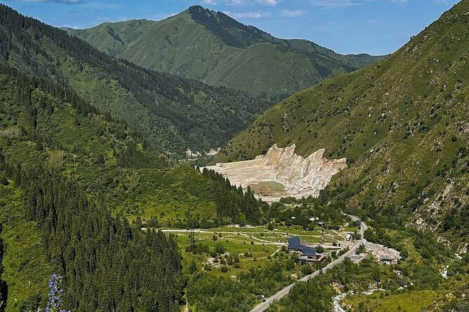 Shymbulak to Bogbanovisch Glacier and Oktabriskaya Hike - Lunch with the glacier in view