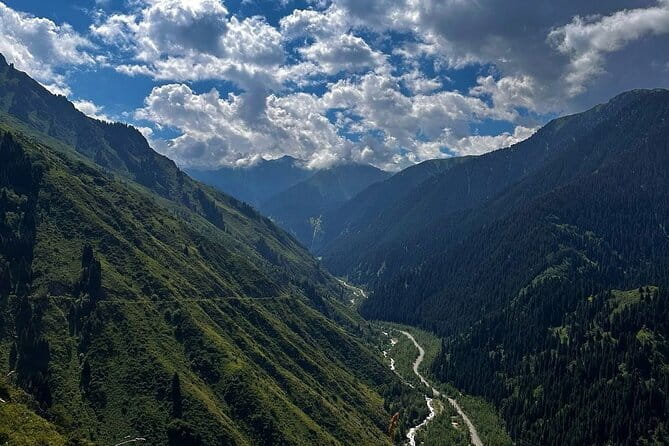 Shymbulak to Bogbanovisch Glacier and Oktabriskaya Hike - The hike to Bogdanovich Glacier
