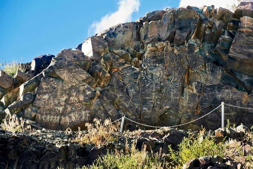 Tanbaly Gorge: Ancient Petroglyphs UNESCO Site Day Tour - Key things to know before booking