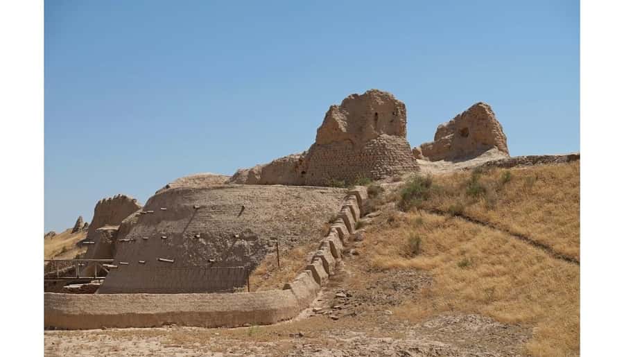 Turkestan Gloriously Isolated - Day Tour from Tashkent - The long road from Tashkent to the Kazakh border