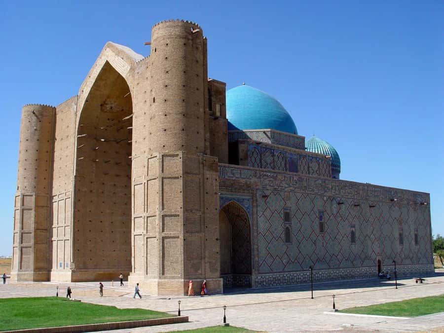 Turkestan Gloriously Isolated - Day Tour from Tashkent - Camels, Kazakh clothing, and a local lunch
